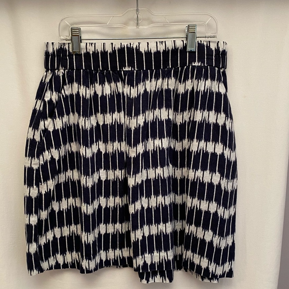 Loft navy and white striped skirt size extra small